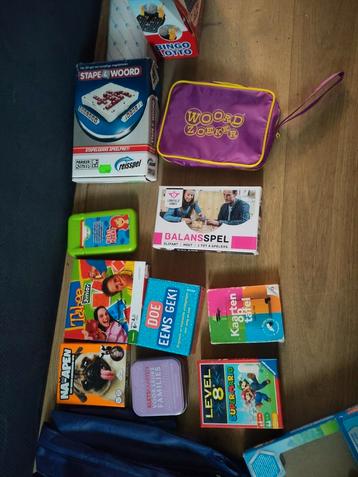  Bord en kaart spelletjes  beschikbaar voor biedingen
