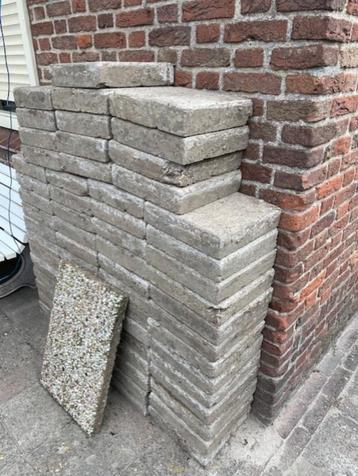 Straat tegels beschikbaar voor biedingen