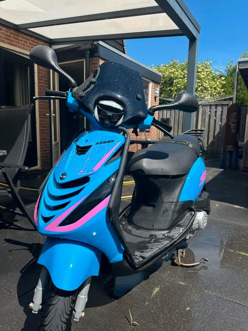 Piaggio Zip Iget 2022 50CC, Fietsen en Brommers, Scooters | Piaggio, Zo goed als nieuw, Zip, Maximaal 45 km/u, Benzine, Ophalen
