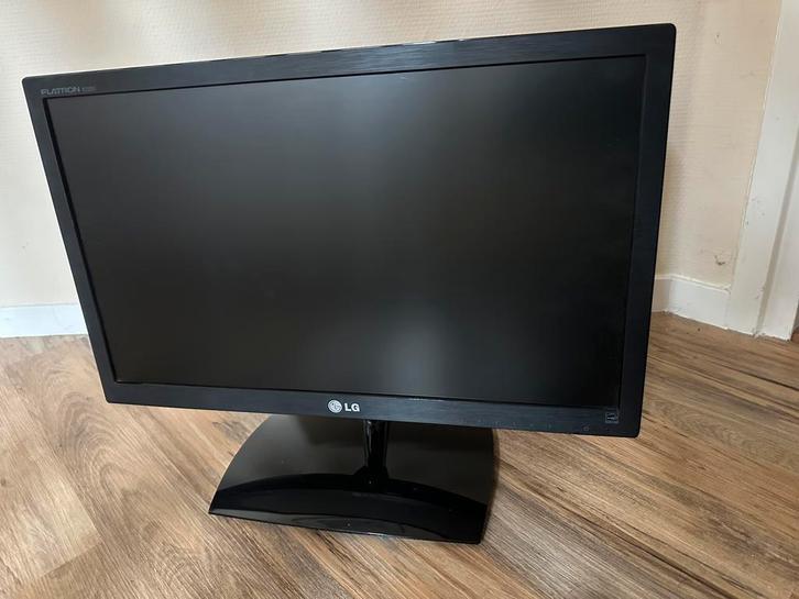 LG Beeldscherm met VGA aansluiting, Computers en Software, Monitoren, Gebruikt, 60 Hz of minder, VGA, LED, Full HD, 5 ms of meer