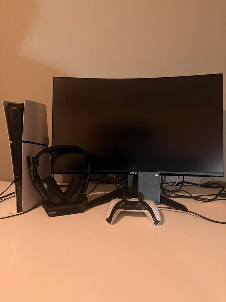 Complete PlayStation 5 Gaming Set, Spelcomputers en Games, Spelcomputers | Sony PlayStation Consoles | Accessoires, Zo goed als nieuw