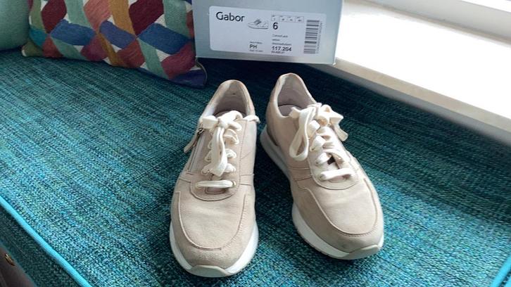 GABOR sportschoenen beige maat 6PH nieuwstaat..E45,00, Kleding | Dames, Schoenen, Zo goed als nieuw, Sneakers of Gympen, Beige