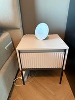 Nachtkastje met verlichting beige, Huis en Inrichting, Slaapkamer | Nachtkastjes, Ophalen, Zo goed als nieuw, Minder dan 45 cm