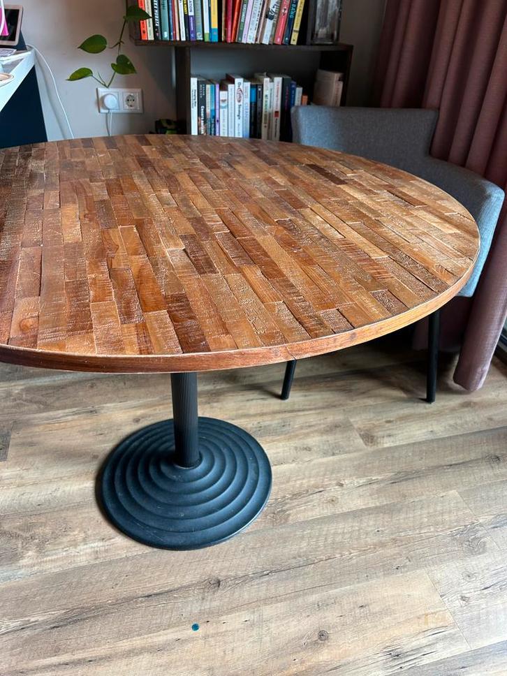 Ronde houten eettafel 110 cm – industrieel met metalen voet, Huis en Inrichting, Tafels | Eettafels, Zo goed als nieuw, 100 tot 150 cm