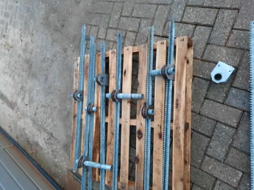 Aandrijf tandheugel inclusief rvs ronsel, Doe-het-zelf en Verbouw, Metalen, Zo goed als nieuw, Ophalen of Verzenden