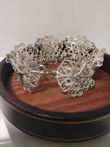 Antiek filigrain zilveren djokja armband beschikbaar voor biedingen