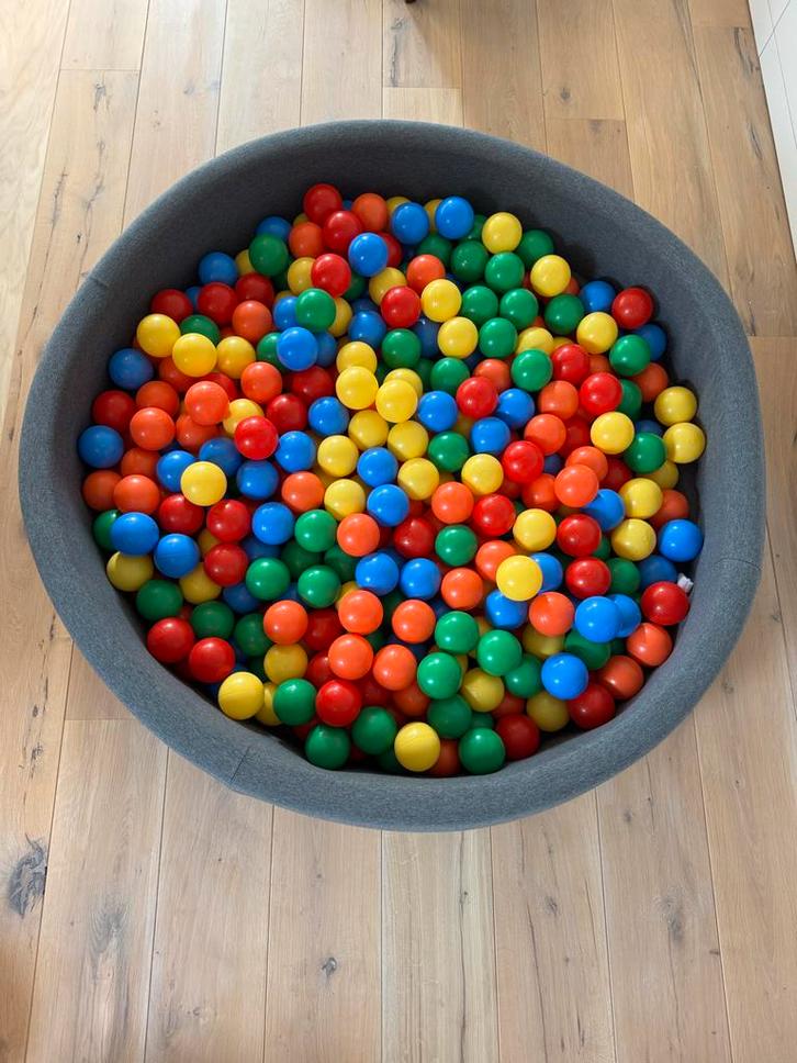 Soft ballenbak van “Kiddy Moon” met zak extra ballen, Kinderen en Baby's, Speelgoed | Overig, Zo goed als nieuw, Jongen of Meisje