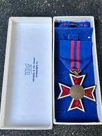 TROUWE DIENST MEDAILLE KRUIS BRANDWEER 12.5 jaar met doos, Ophalen of Verzenden, Overige materialen