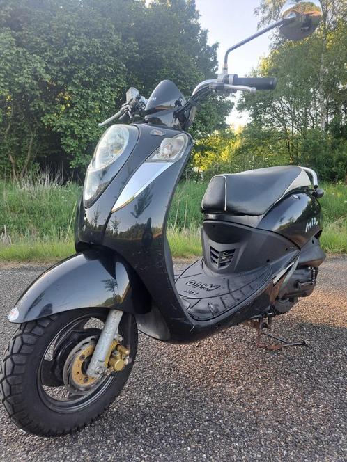 Nette Sym Mio Snor 2009, Fietsen en Brommers, Snorfietsen en Snorscooters, Zo goed als nieuw, Benzine, Ophalen