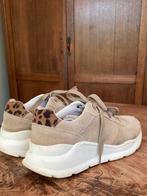 Shoecolate beige bruine suede sneakers maat 39, Ophalen of Verzenden, Gedragen, Beige, Sneakers of Gympen