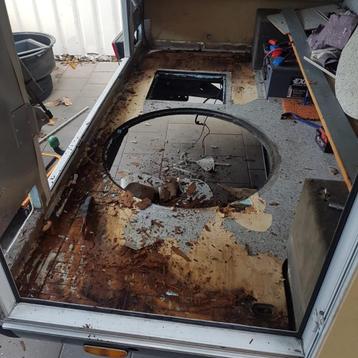 Vochtschade aan de camper? beschikbaar voor biedingen