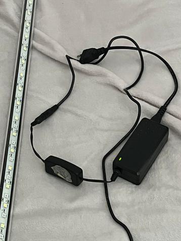 Te koop led verlichting aquarium. beschikbaar voor biedingen
