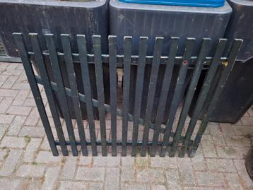 Houten Tuinhekje met Bevestigingsmateriaal beschikbaar voor biedingen