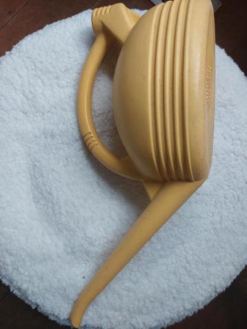 Gele Vintage Retro Gieter - 3 Liter beschikbaar voor biedingen