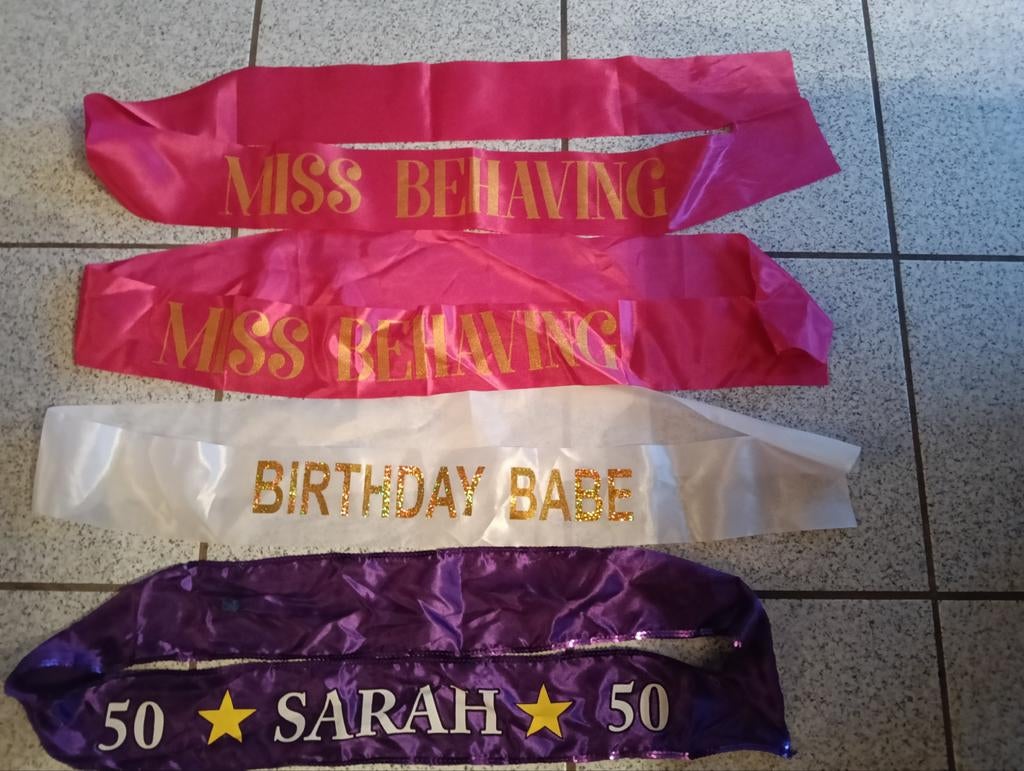 Feestartikelen: Sjerpen voor verjaardag en meer!, Ophalen of Verzenden, Gebruikt, Feestartikel, Verjaardag