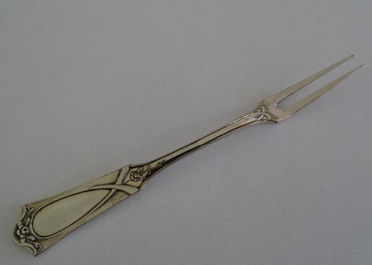 Jugendstil belegvorkje/vleesvork/zuur vork verzilverd antiek, Antiek en Kunst, Antiek | Bestek, Ophalen of Verzenden
