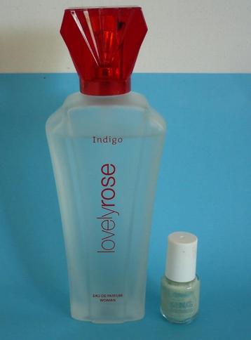 Een eau de parfum Indigo lovely rose , flesje nail polish. beschikbaar voor biedingen