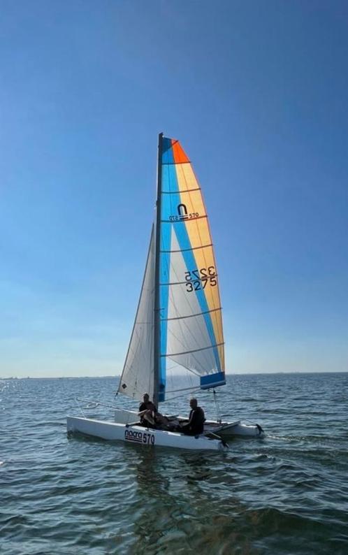 Mooie Nacra 570 te koop, met zomer ligplaats aan het water!, Watersport en Boten, Catamarans, Gebruikt, Overige brandstoffen, Ophalen