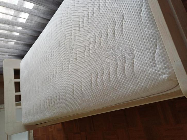 Handgemaakt houten 1 pers bedden 2 stuks incl matras en bode, Huis en Inrichting, Slaapkamer | Bedden, Gebruikt, Eenpersoons, 90 cm