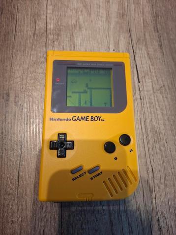 Gele Nintendo Game Boy Classic - Reshelled beschikbaar voor biedingen