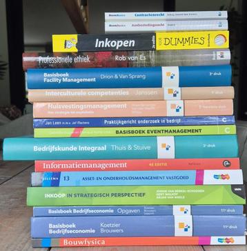 Los of als set: Studieboeken Facility Management/bedrijfseco beschikbaar voor biedingen