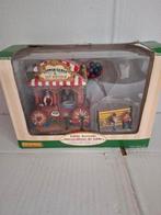 Lemax Cotton Candy Stand set of 2 voor kerstdorp carnival ke, Diversen, Ophalen of Verzenden, Zo goed als nieuw
