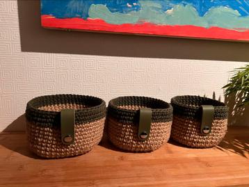 Set van 3 jute mandjes met olijfgroen katoen en leren band beschikbaar voor biedingen
