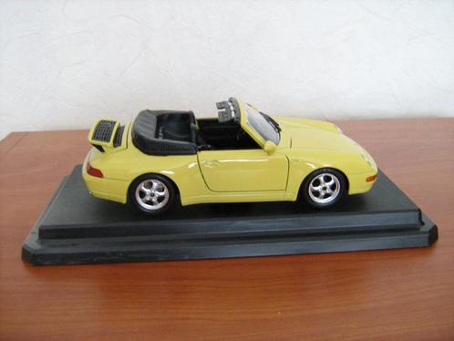 Porsche 911 Cabriolet geel, 1994 in doos. Bburago, Schaal 1:, Hobby en Vrije tijd, Modelauto's | 1:24, Nieuw, Auto, Bburago, Ophalen of Verzenden