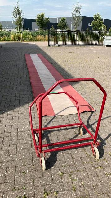 Turn mat met kar. beschikbaar voor biedingen