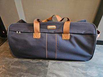 Samsonite reistas / kledinghoes met wieltjes beschikbaar voor biedingen
