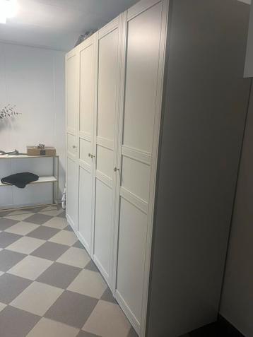 Mooie kledingkast/opslagkast - afbeelding 1