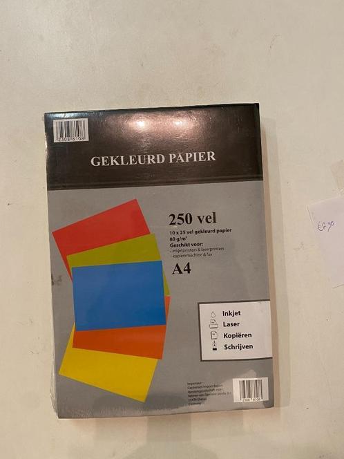 250 vellen gekleurd papier, Diversen, Papierwaren, Nieuw, Ophalen of Verzenden