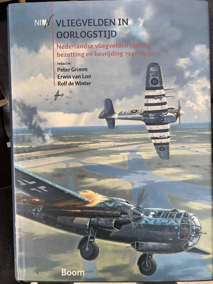 Vliegvelden in Oorlogstijd - Luchtoorlog  Standaardwerk, Boeken, Oorlog en Militair, Zo goed als nieuw, Luchtmacht, Tweede Wereldoorlog