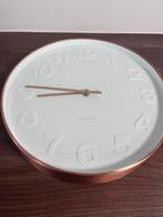 Present Time Mr. White Wandklok - Stijlvol Design, Ophalen of Verzenden, Nieuw, Analoog, Wandklok