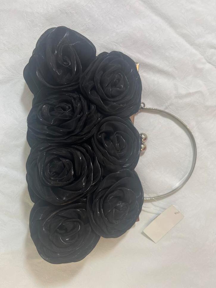 Zwarte Rozen Tasje - Nieuw!, Sieraden, Tassen en Uiterlijk, Tassen | Damestassen, Nieuw, Avondtasje, Zwart, Ophalen of Verzenden
