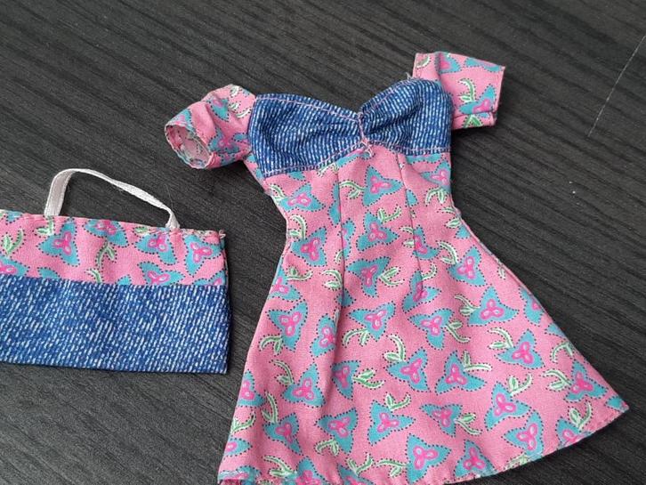 barbie Cute 'n Cool fashions Barbie & Kelly friends...., Verzamelen, Poppen, Zo goed als nieuw, Kleertjes, Ophalen of Verzenden