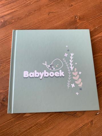 Gratis babyboek - Eerste Jaar - Nieuwstaat! beschikbaar voor biedingen