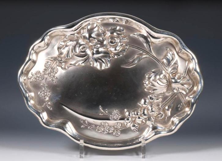 Engels zilveren dienblaadje met bloemen Birmingham 1911., Antiek en Kunst, Antiek | Goud en Zilver, Zilver, Ophalen of Verzenden