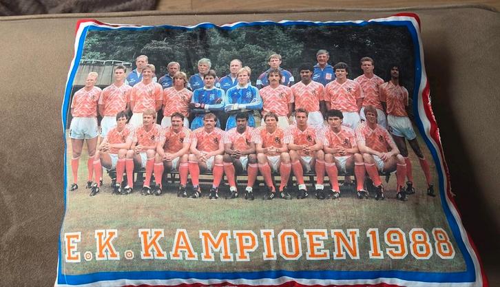 Kussen Nederlands Elftal EK '88, Verzamelen, Sportartikelen en Voetbal, Gebruikt, Overige binnenlandse clubs, Ophalen of Verzenden