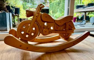 Houten Hobbelmotor - Stoer Speelgoed! beschikbaar voor biedingen