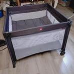 Vierkante box met wieltjes topmark kleur zwart met matras, Ophalen, Zo goed als nieuw, Vierkant, Wieltjes