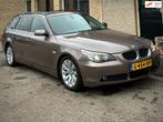 BMW 5-serie Touring 523i |YOUNGTIMER |PDC |TREKHAAK|NWE APK, Automaat, Zwart, 2497 cc, Bruin