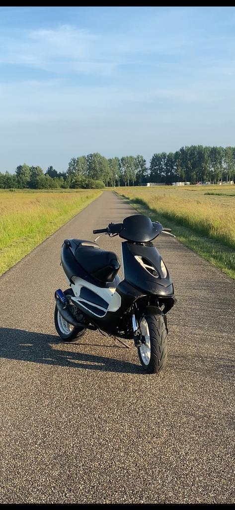 Aprilia sr 70, Fietsen en Brommers, Scooters | Aprilia, SR 50, Ophalen