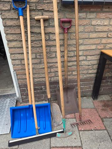 Tuingereedschap - diverse beschikbaar voor biedingen