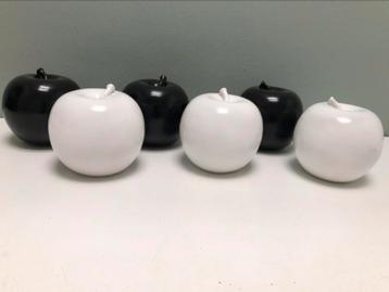6 appels van keramiek 15 cm hoog beschikbaar voor biedingen