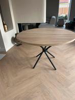 Mooie ronde tafel met zwarte spinnenpoot, Huis en Inrichting, Tafels | Eettafels, Ophalen, 100 tot 150 cm, Zo goed als nieuw, Vier personen