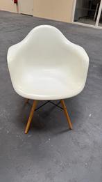 Witte kuipstoelen, Ophalen, Zo goed als nieuw, Kunststof