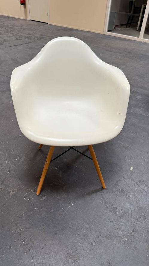 Witte kuipstoelen, Tuin en Terras, Tuinstoelen, Zo goed als nieuw, Kunststof, Ophalen