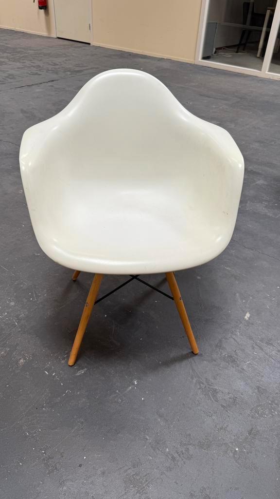 Witte kuipstoelen, Tuin en Terras, Tuinstoelen, Zo goed als nieuw, Kunststof, Ophalen