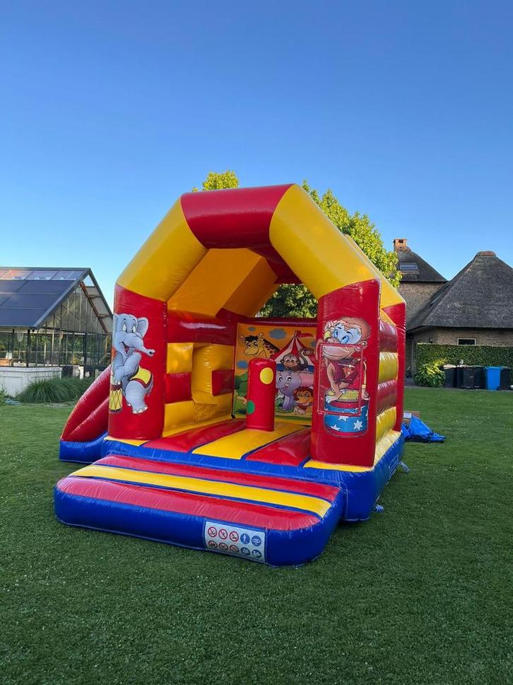 Leuk springkussen huren / te huur!, Hobby en Vrije tijd, Feestartikelen | Verhuur, Zo goed als nieuw, Overige, Ophalen